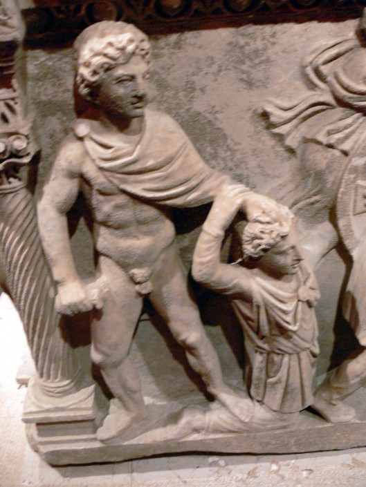 Ο Αχιλλέας σκοτώνει τον Θερσίτη_Ρωμαϊκή σαρκοφάγος_2ος αι π.Χ_αρχαιολογικό μουσείο Αττάλειας Τουρκίας