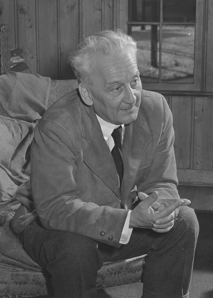 Portrait of Nobel Prize laureate Albert Szent-Györgyi when he was a research fellow at the National Institutes of Health from 1948 to 1950._wikipedia